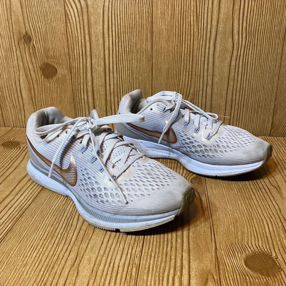 Nike Air Zoom Pegasus 34 running sneakers
Women’s size 8 - Picture 1 of 4